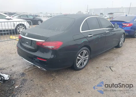 2021 Mercedes-Benz E 350 z USA, uszkodzony, nr VIN W1KZF8DB4MA929324